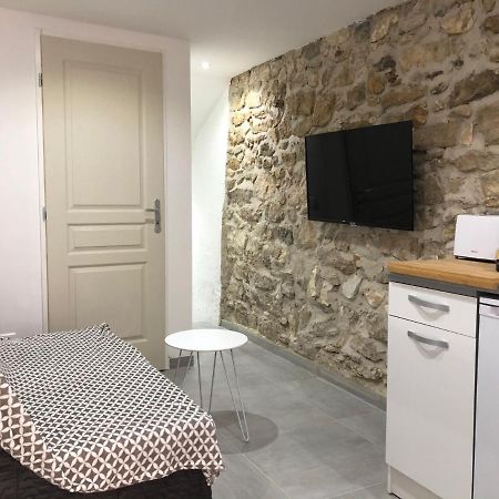 Les Olives Wifi Netflix Appart-Hotel-Provence La Fare-les-Oliviers Екстериор снимка