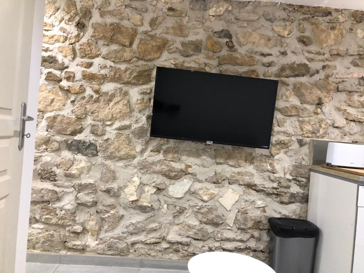 Les Olives Wifi Netflix Appart-Hotel-Provence La Fare-les-Oliviers Екстериор снимка
